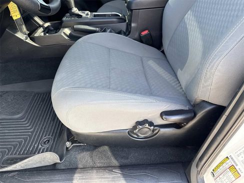 Used 2022 Toyota Tacoma SR5 image 9