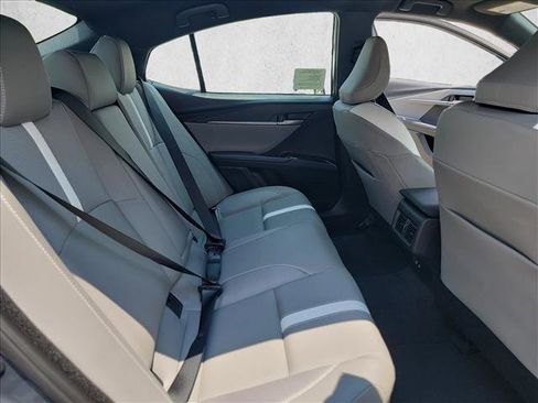 Used 2025 Toyota Camry SE w/ Convenience Package FWD image 16