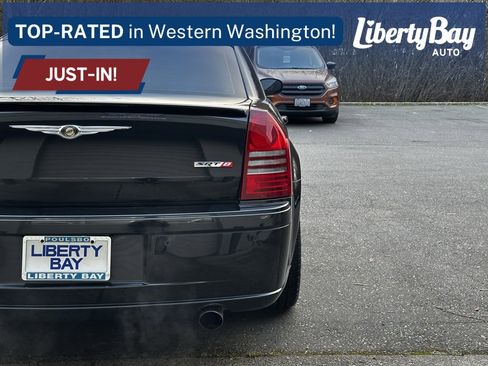 Used 2006 Chrysler 300 SRT8 w/ SRT Option Group II image 6