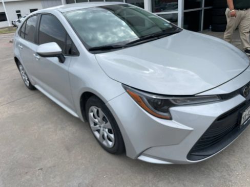 Used 2024 Toyota Corolla LE FWD image 5