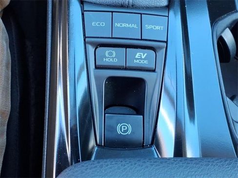 Used 2025 Toyota Camry Hybrid image 10