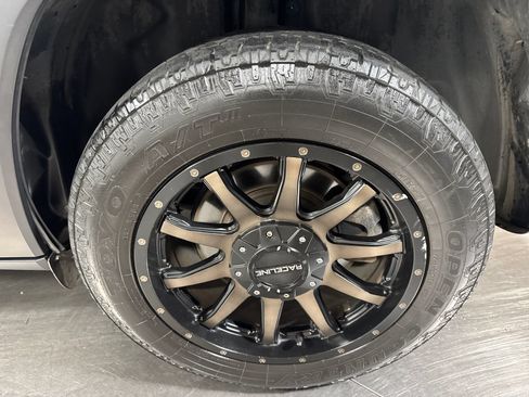Used 2017 Jeep Cherokee Limited AWD/4WD image 15