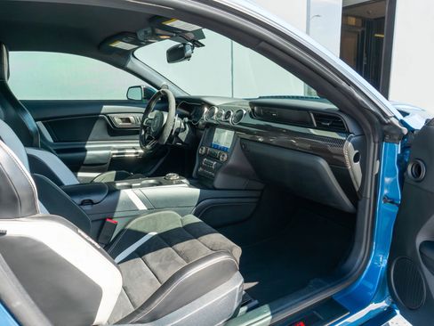 Used 2021 Ford Mustang Shelby GT500 w/ Technology Package RWD image 57