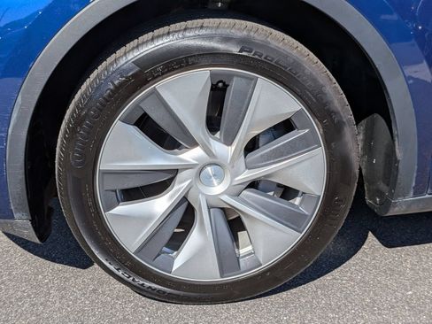 Used 2023 Tesla Model Y Long Range AWD/4WD image 10