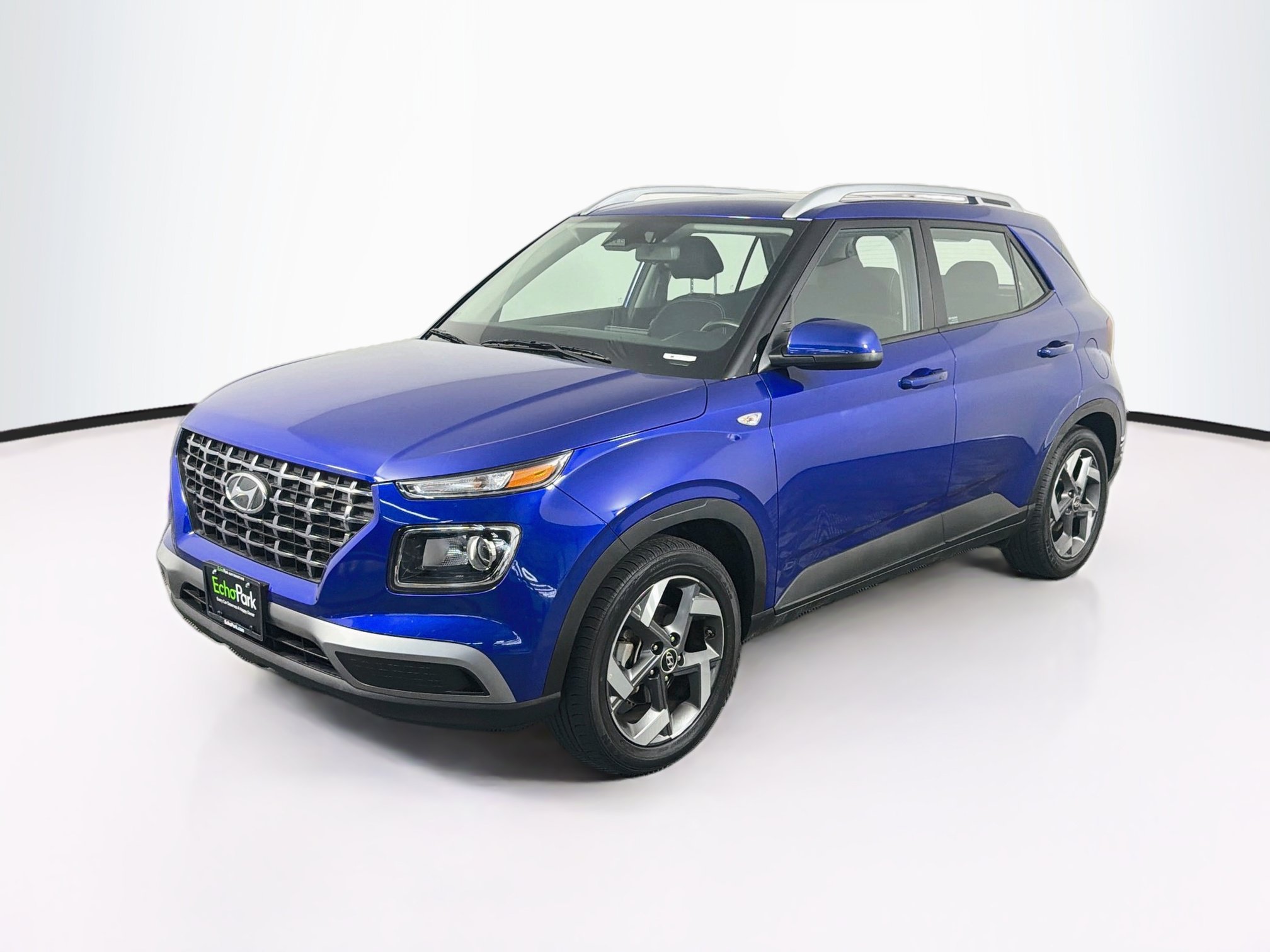 Used 2025 Hyundai Venue SEL FWD image 3