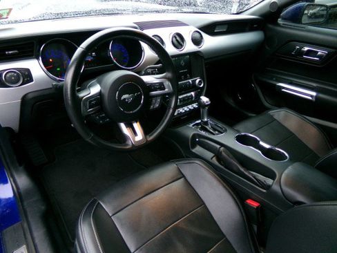 Used 2016 Ford Mustang Premium image 16