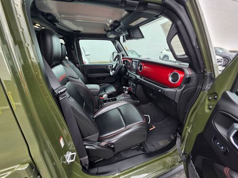 Used 2021 Jeep Wrangler Unlimited Rubicon w/ Uconnect 4C Nav & Sound Group image 15