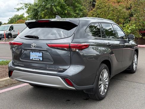 Used 2022 Toyota Highlander Platinum AWD/4WD image 7