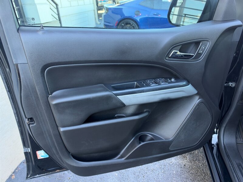 Used 2018 Chevrolet Colorado LT w/ Redline Special Edition RWD image 13