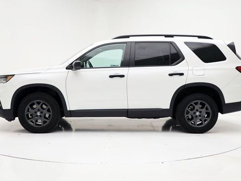 Used 2024 Honda Pilot TrailSport image 7
