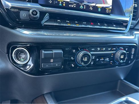 Used 2023 Chevrolet Silverado 1500 High Country w/ Z71 Off-Road Package image 29