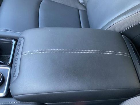 Used 2025 Nissan Pathfinder SL w/ SL Premium Package image 26