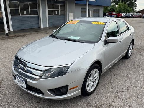 Used 2010 Ford Fusion SE image 4