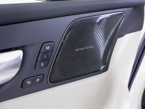 Used 2025 Volvo XC60 B5 Ultra w/ Protection Package Premier image 27