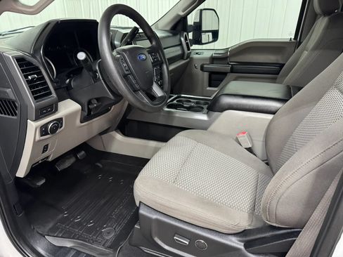 Used 2019 Ford F250 XLT w/ XLT Premium Package AWD/4WD image 10
