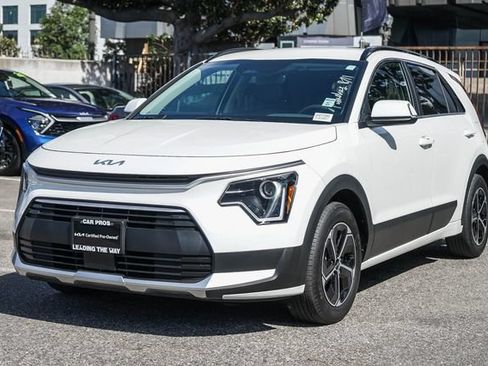 Certified 2025 Kia Niro EX FWD image 5