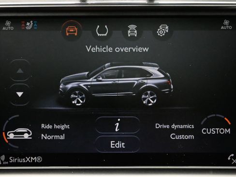Used 2019 Bentley Bentayga AWD/4WD image 18