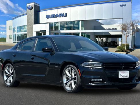 Used 2015 Dodge Charger R/T w/ Premium Group RWD image 5