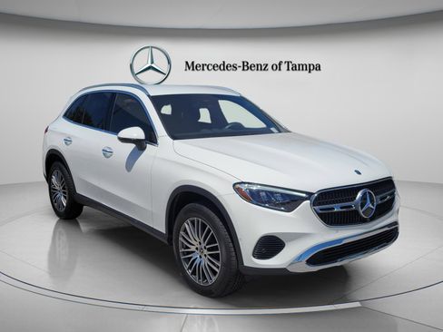 Certified 2025 Mercedes-Benz GLC 300 image 4