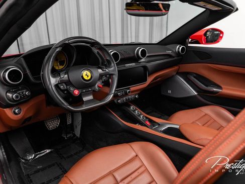 Used 2019 Ferrari Portofino image 36