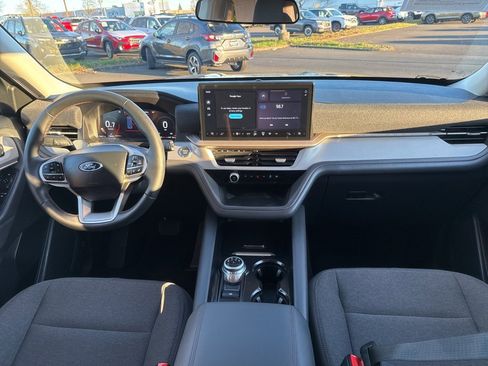 Used 2025 Ford Explorer Active image 29