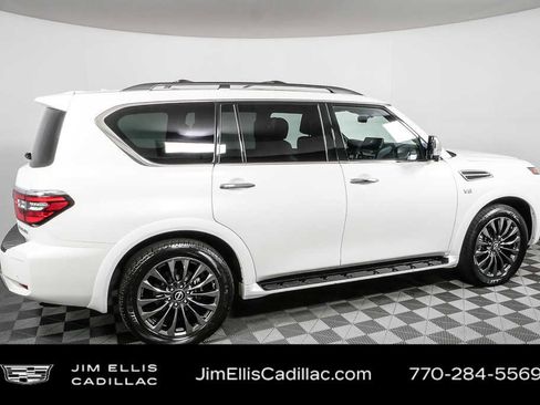 Used 2022 Nissan Armada Platinum w/ Captain's Chairs Package RWD image 2