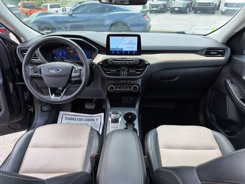 Used 2022 Ford Escape Titanium w/ Titanium Elite Package AWD/4WD image 16