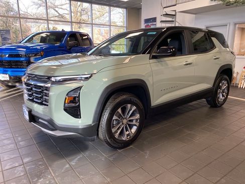 New 2026 Chevrolet Equinox LT w/ Convenience Package II image 3