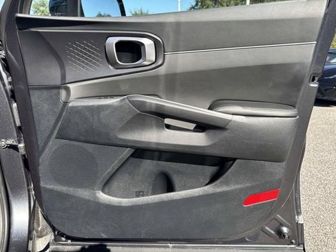 Used 2024 Kia Sorento S image 15