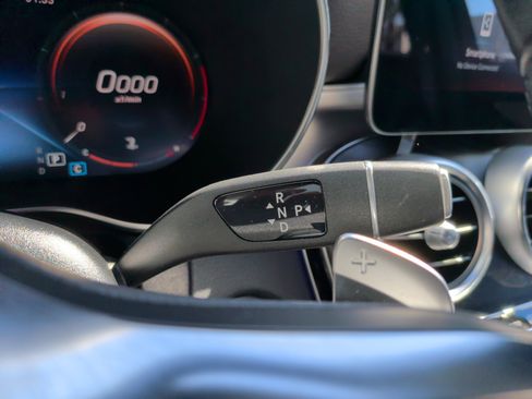 Used 2022 Mercedes-Benz GLC 300 image 24