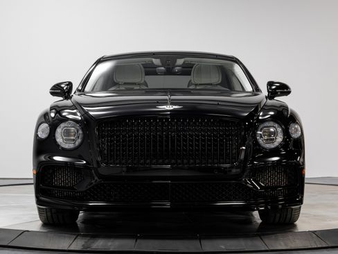 Used 2021 Bentley Flying Spur W12 image 45