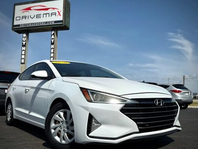 Used 2020 Hyundai Elantra SE w/ Cargo Package (C1)
