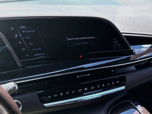 Used 2022 Cadillac Escalade ESV Sport Platinum AWD/4WD image 30