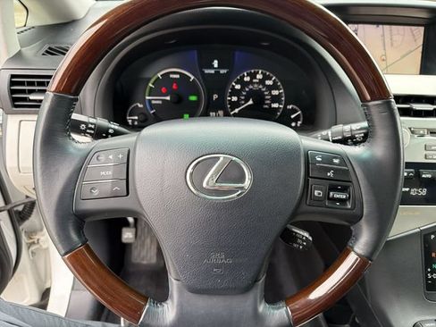 Used 2011 Lexus RX 450h AWD w/ Premium Pkg image 16