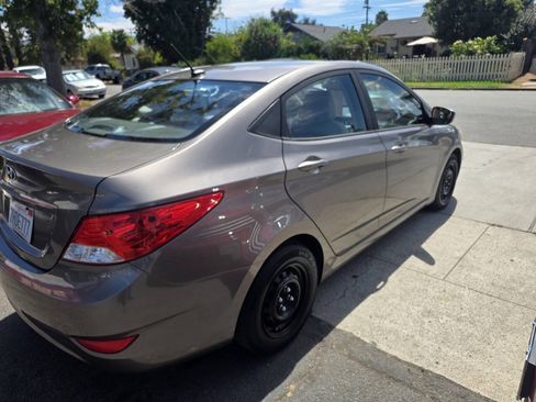 Used 2014 Hyundai Accent GLS FWD image 6