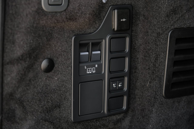 New 2026 Land Rover Discovery Limited Edition AWD/4WD image 68