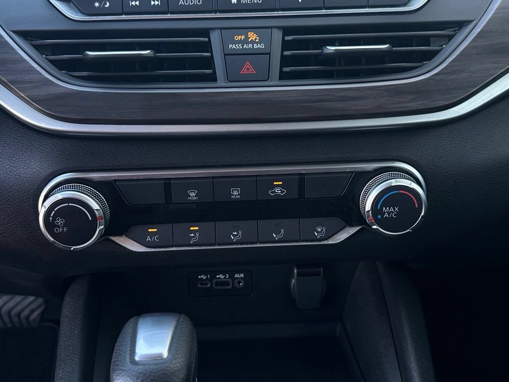 Used 2025 Nissan Altima 2.5 SV FWD image 19