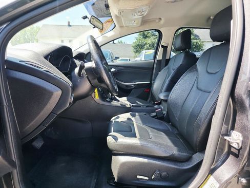 Used 2015 Ford Focus SE w/ Equipment Group 201A FWD image 13