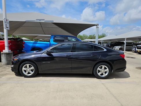 Certified 2022 Chevrolet Malibu LS FWD image 5