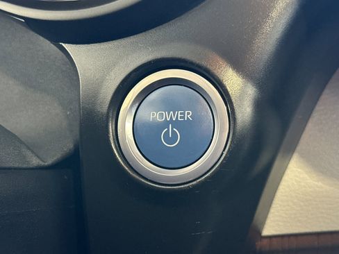 Used 2024 Toyota Sienna XLE image 25