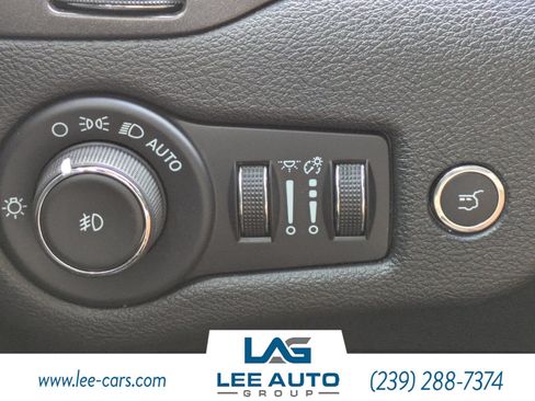 Used 2021 Jeep Cherokee Trailhawk w/ Technology Group AWD/4WD image 20