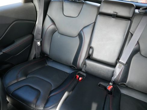 Used 2022 Jeep Cherokee Trailhawk w/ Premium Leather Package AWD/4WD image 12