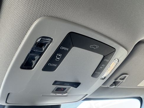 Certified 2026 Toyota Sienna LE AWD/4WD image 38