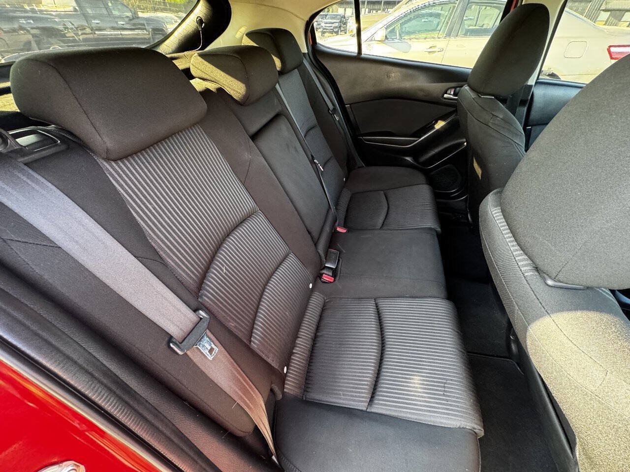 Used 2014 MAZDA MAZDA3 i Touring w/ Moonroof Package 1 FWD image 16