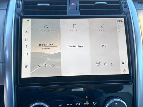 New 2026 Land Rover Discovery Limited Edition image 32