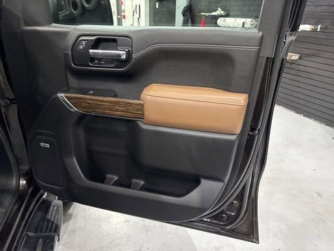 Used 2019 Chevrolet Silverado 1500 High Country w/ Z71 Off-Road Package AWD/4WD image 36