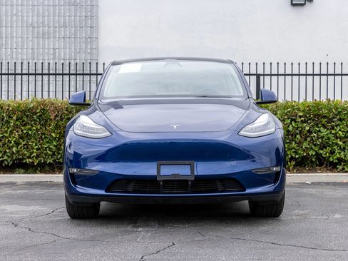Used 2021 Tesla Model Y Long Range AWD/4WD image 2