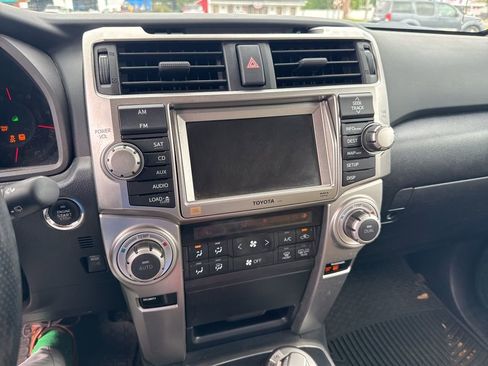 Used 2011 Toyota 4Runner Limited AWD/4WD image 4