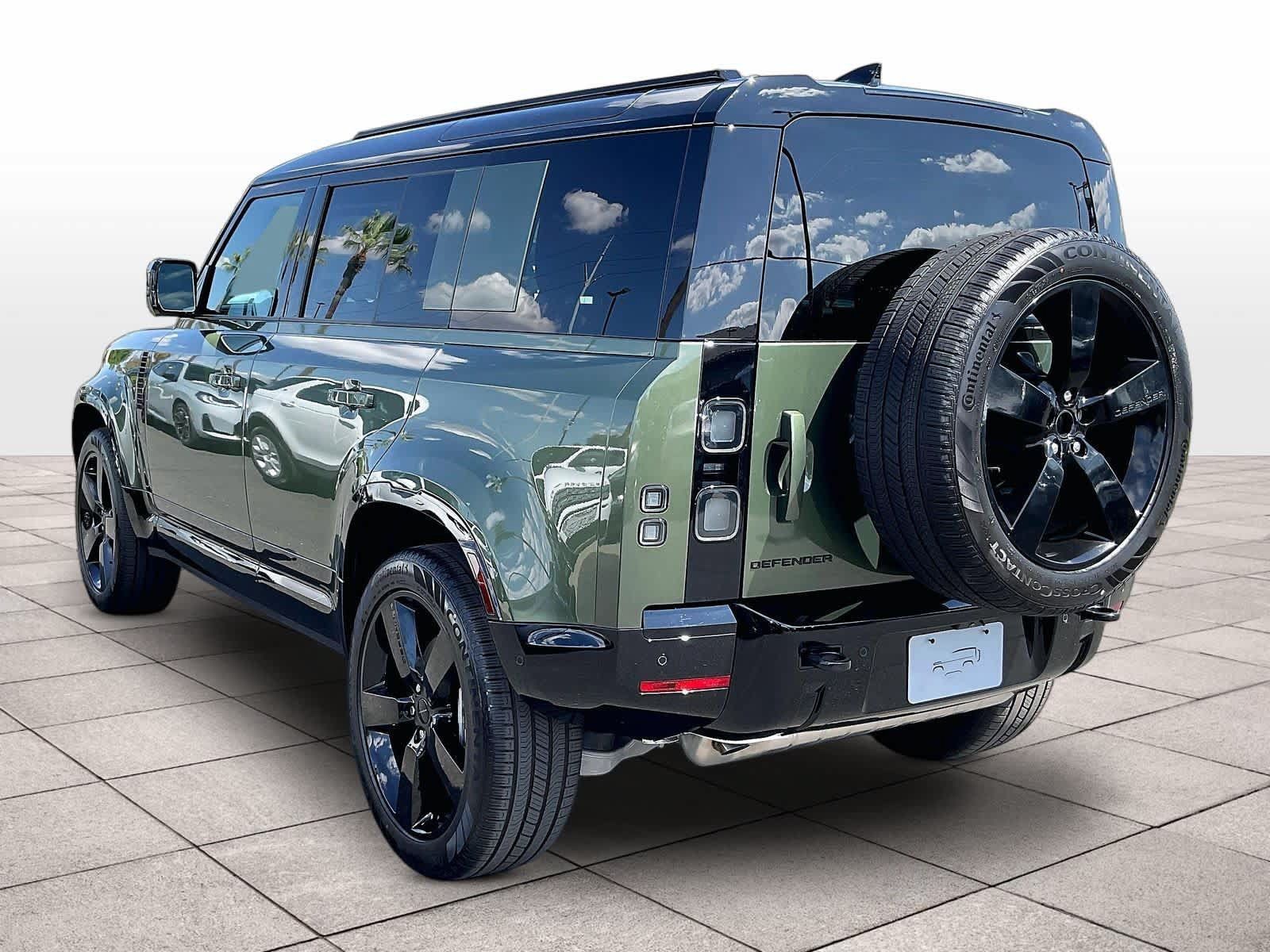 New 2026 Land Rover Defender 110 X-Dynamic SE AWD/4WD image 3