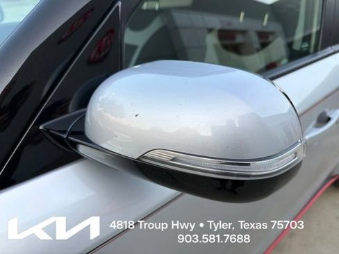 Used 2018 Kia Soul ! FWD image 5